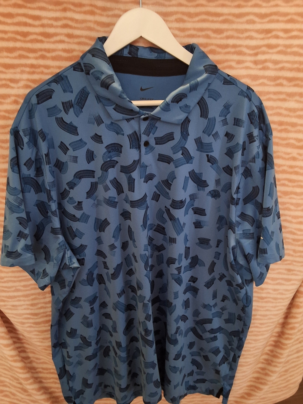 Nike Men's Blue Patterned Polo Shirt